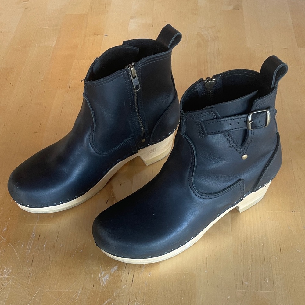 No 6 Black Leather Clog Buckle Boot - Size 40